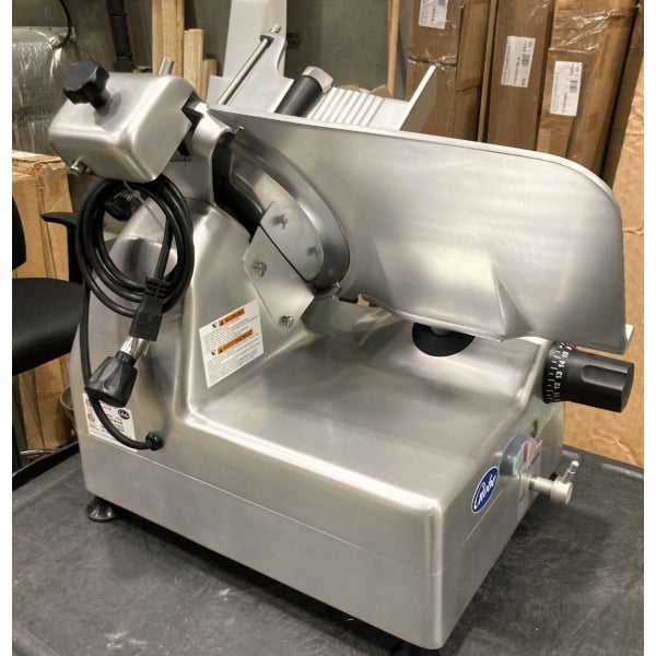 Scratch and Dent Globe G12A 12" Automatic Slicer - 1/2 hp