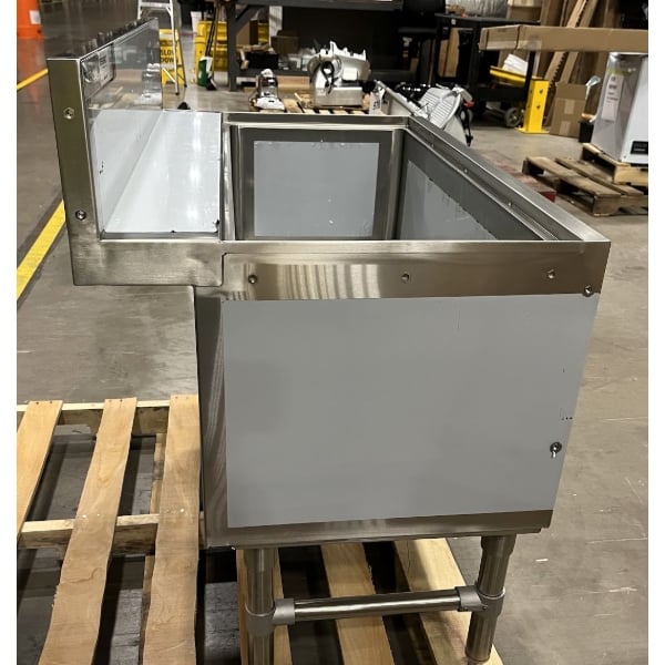 Scratch and Dent Regency Spec Line 24" x 36" Underbar Ice Bin with 10 Circuit Post-Mix Cold Plate and Bottle Holders - 119 lb.