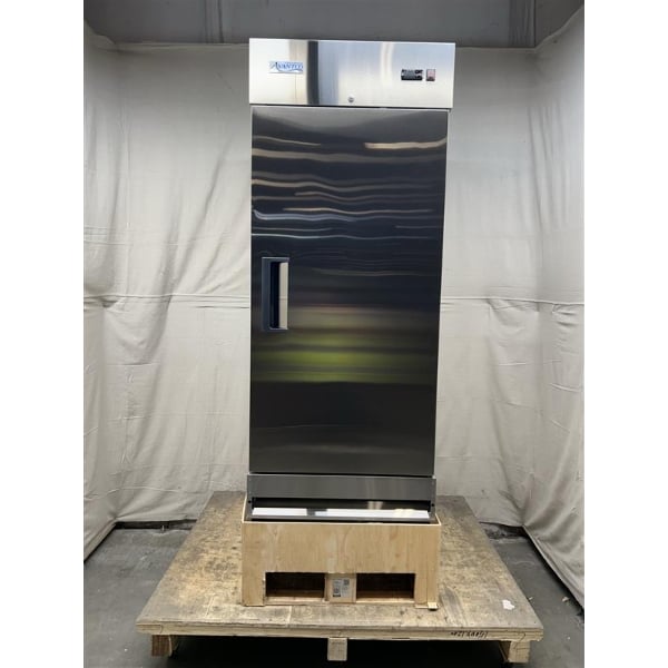 Scratch and Dent Avantco A-19F-HC 29" Solid Door Reach-In Freezer