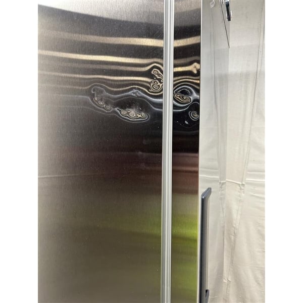 Scratch and Dent Avantco A-19F-HC 29" Solid Door Reach-In Freezer