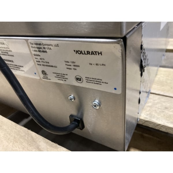 Scratch and Dent Vollrath 40715 Cayenne 14" Electric Countertop Grill - 120V