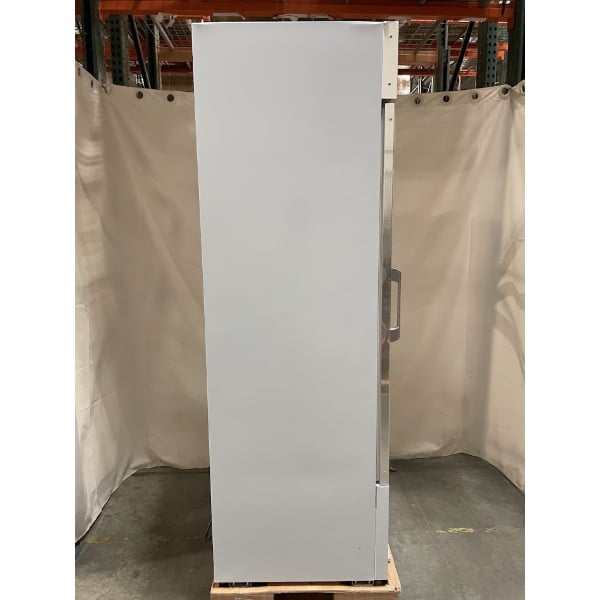 Scratch and Dent Avantco GDC-12F-HC 27" White Swing Glass Door Merchandiser Freezer with LED Lighting