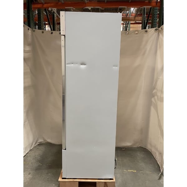 Scratch and Dent Avantco GDC-12F-HC 27" White Swing Glass Door Merchandiser Freezer with LED Lighting