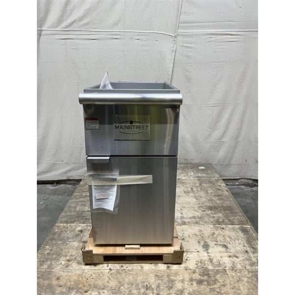 Scratch and Dent MainStreet Equipment Natural Gas 40 lb. Stainless Steel Floor Fryer - 90,000 BTU