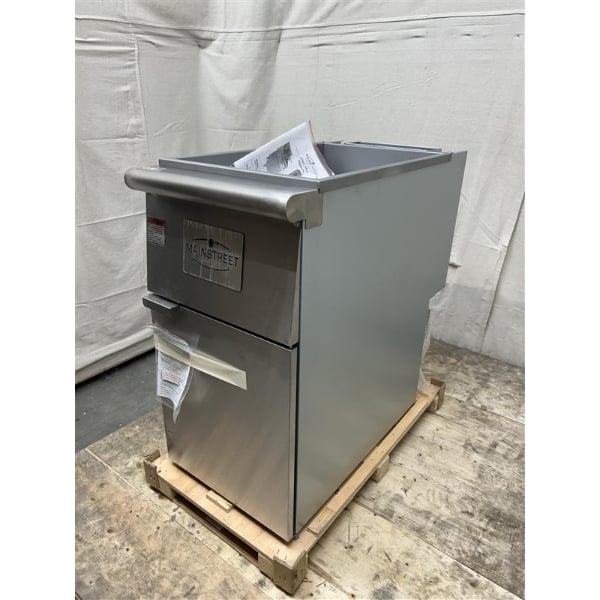Scratch and Dent MainStreet Equipment Natural Gas 40 lb. Stainless Steel Floor Fryer - 90,000 BTU