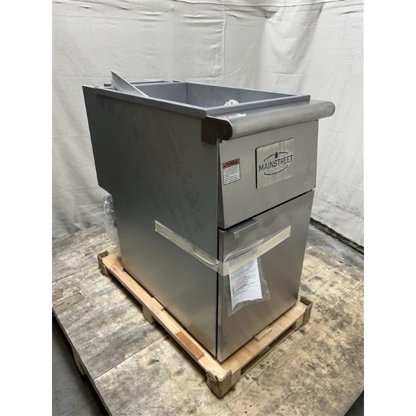Scratch and Dent MainStreet Equipment Natural Gas 40 lb. Stainless Steel Floor Fryer - 90,000 BTU