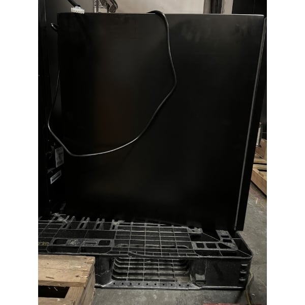 Scratch and Dent Seaga SM2300 SnakMart 23-Item Ambient / Refrigerated Vending Machine / Combo Merchandiser
