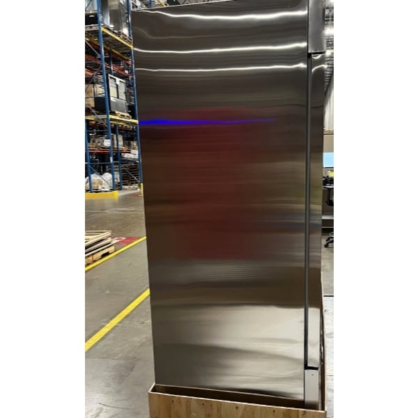 Scratch and Dent Avantco SS-3R-HC 81 5/16" Stainless Steel Solid Door Reach-In Refrigerator