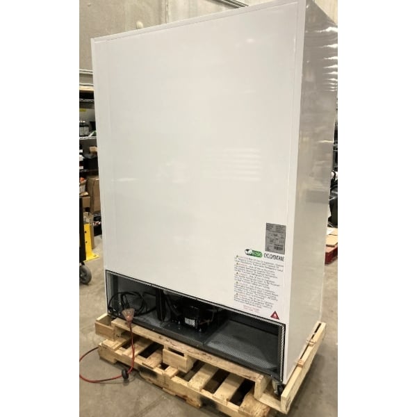 Scratch and Dent MainStreet Equipment GMC-49 52 3/4" White Swing Glass Door Merchandiser Refrigerator - 120V