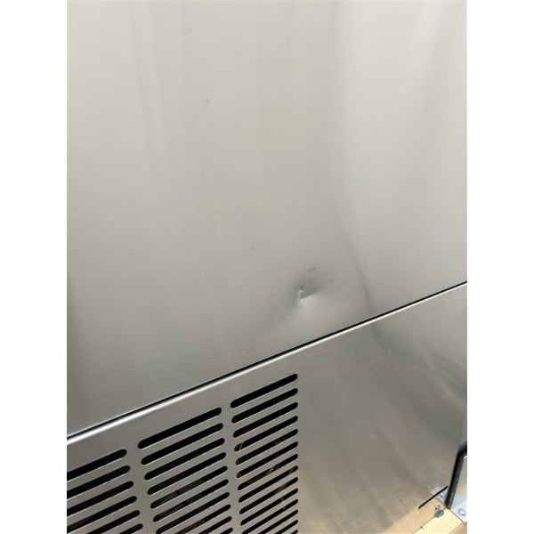 Scratch and Dent Avantco UDD-36-HC-S 36" Stainless Steel Four Tap Kegerator Beer Dispenser - (1) 1/2 Keg Capacity