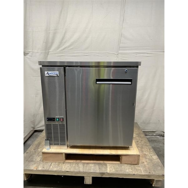Scratch and Dent Avantco UDD-36-HC-S 36" Stainless Steel Four Tap Kegerator Beer Dispenser - (1) 1/2 Keg Capacity