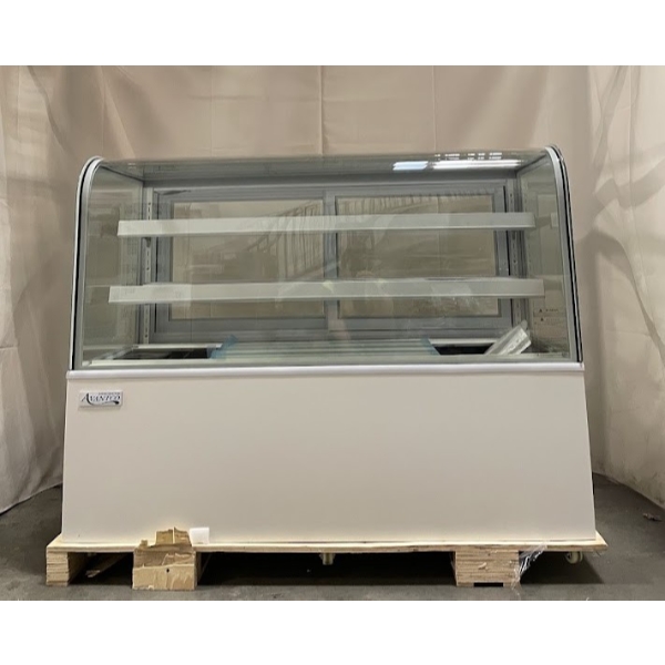 Scratch and Dent Avantco BC-60-HC 60" Curved Glass White Refrigerated Bakery Display Case