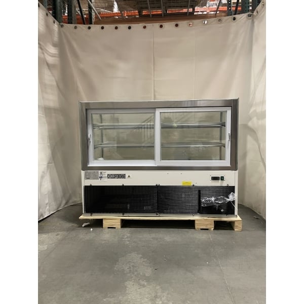 Scratch and Dent Avantco BC-60-HC 60" Curved Glass White Refrigerated Bakery Display Case