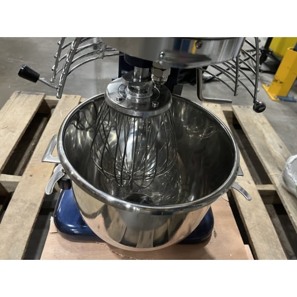 Scratch and Dent Waring Luna WSM10LT 10 Qt. Planetary Stand Mixer with Guard, Timer, and Standard Accessories - 120V, 3/4 hp