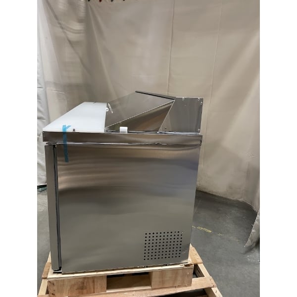 Scratch and Dent MainStreet Equipment 70" Standard Top 3 Door Refrigerated Sandwich Prep Table