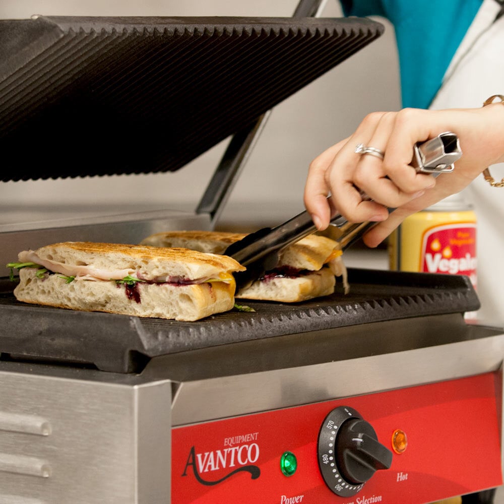 Avantco P78 Grooved Commercial Panini Sandwich Grill - 120V, 1750W