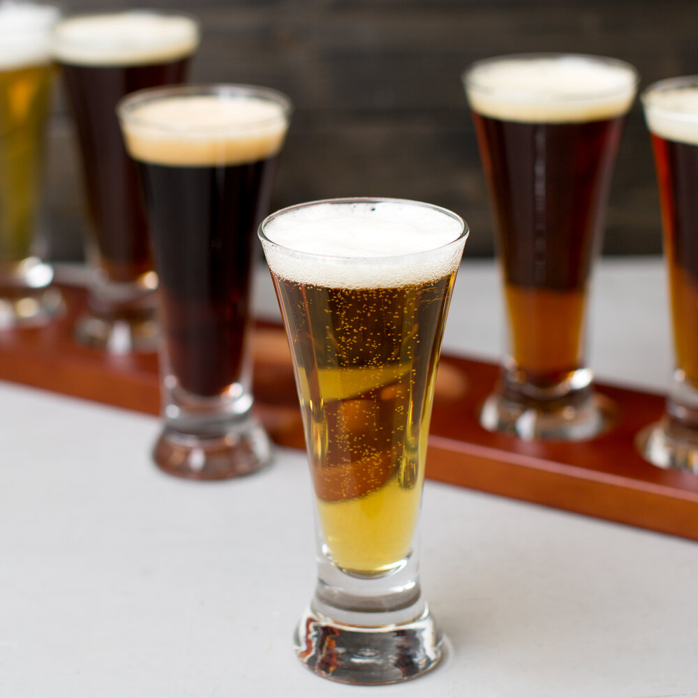 Libbey Craft Brews Beer Flight Set - (6) 4.75 oz. Glasses with Red ...