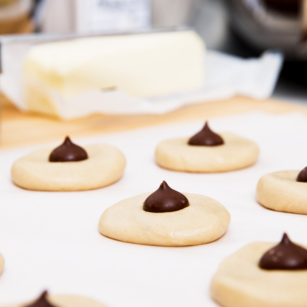 HERSHEY'S® Milk Chocolate Mini Unwrapped Baking Kisses 25 lb.