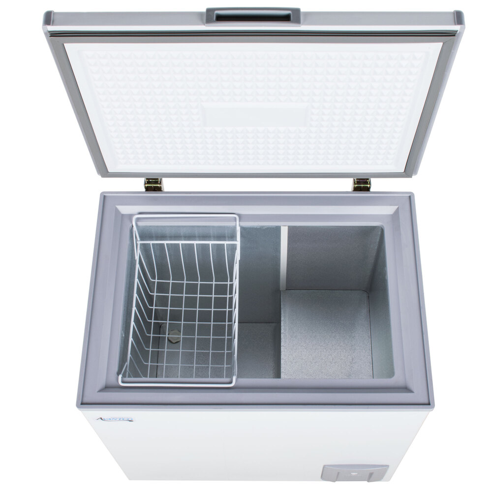 Avantco CF5 5.3 Cu. Ft. Commercial Chest Freezer