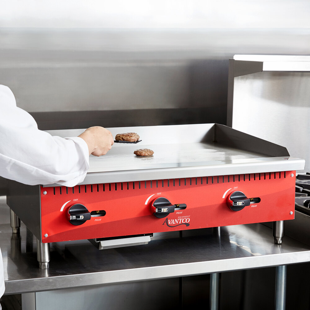Avantco AG36MG 36" Countertop Gas Griddle with Manual Controls 90,000 BTU