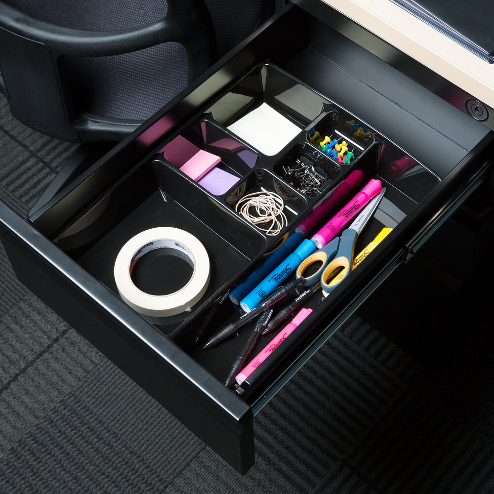 Universal UNV08152 15" x 11 7/8" x 2 3/4" Black 7 Section Plastic Deep