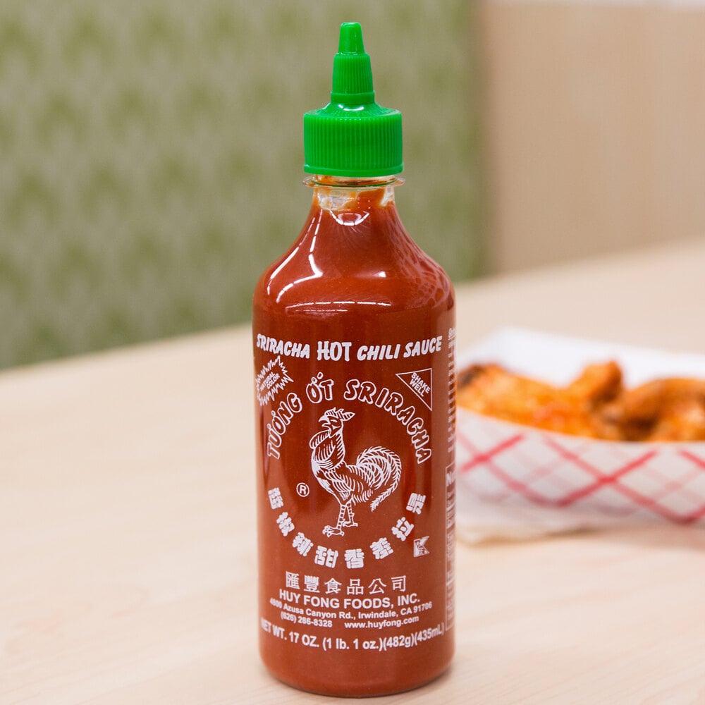 Huy Fong Sriracha Hot Chili Sauce  17 oz Bottle