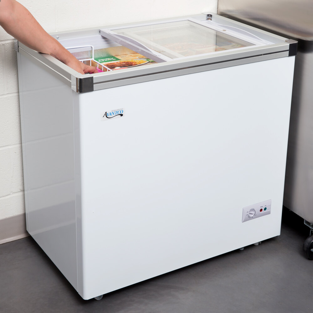 Avantco ICFF7HC 33 7/8" Flat Top Display Freezer