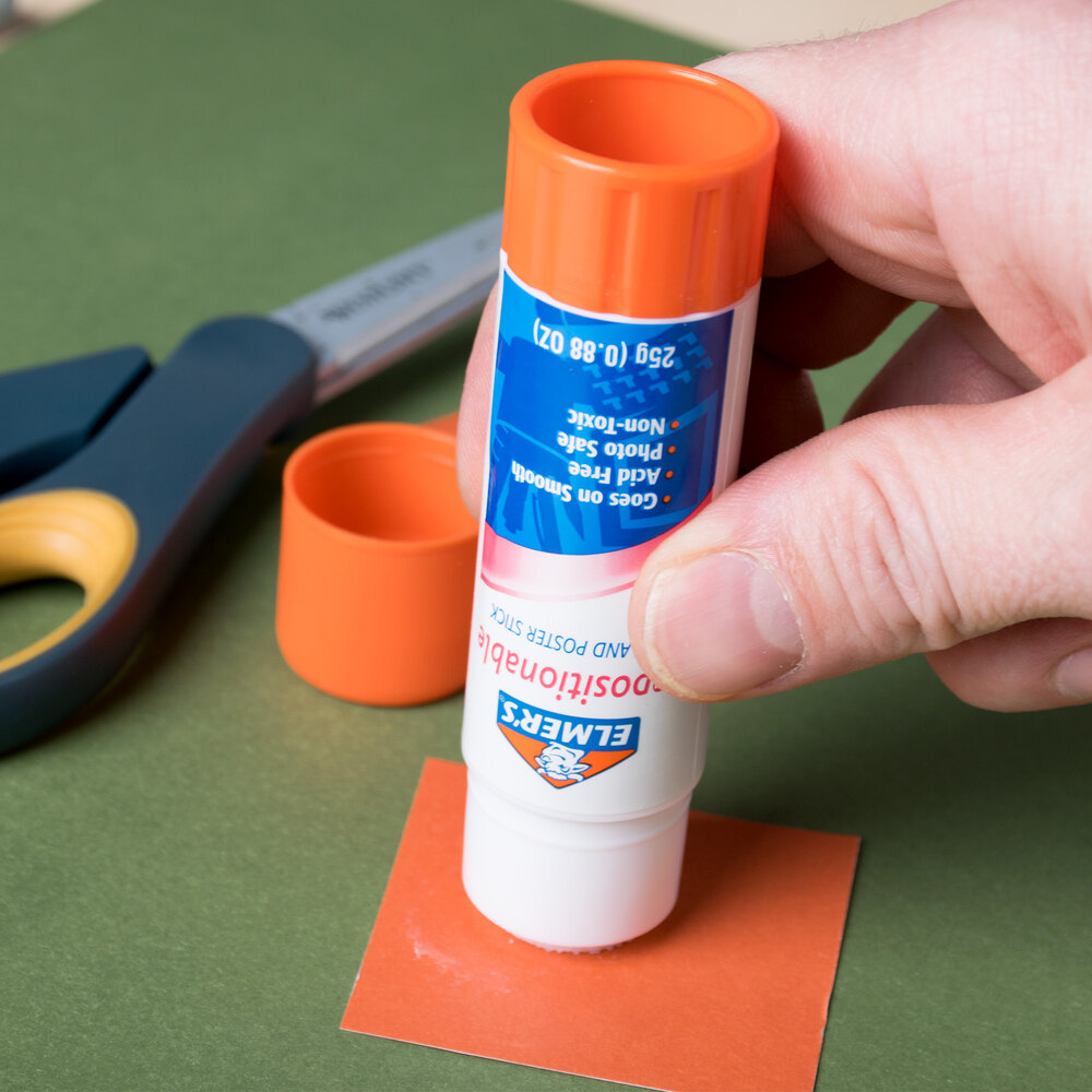 Elmer's E623 .88 oz. Repositionable Picture and Poster Glue Stick