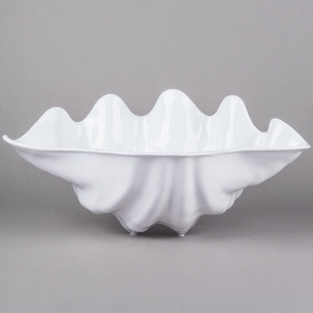 5 Qt. White Shell Shaped Plastic Bowl 19