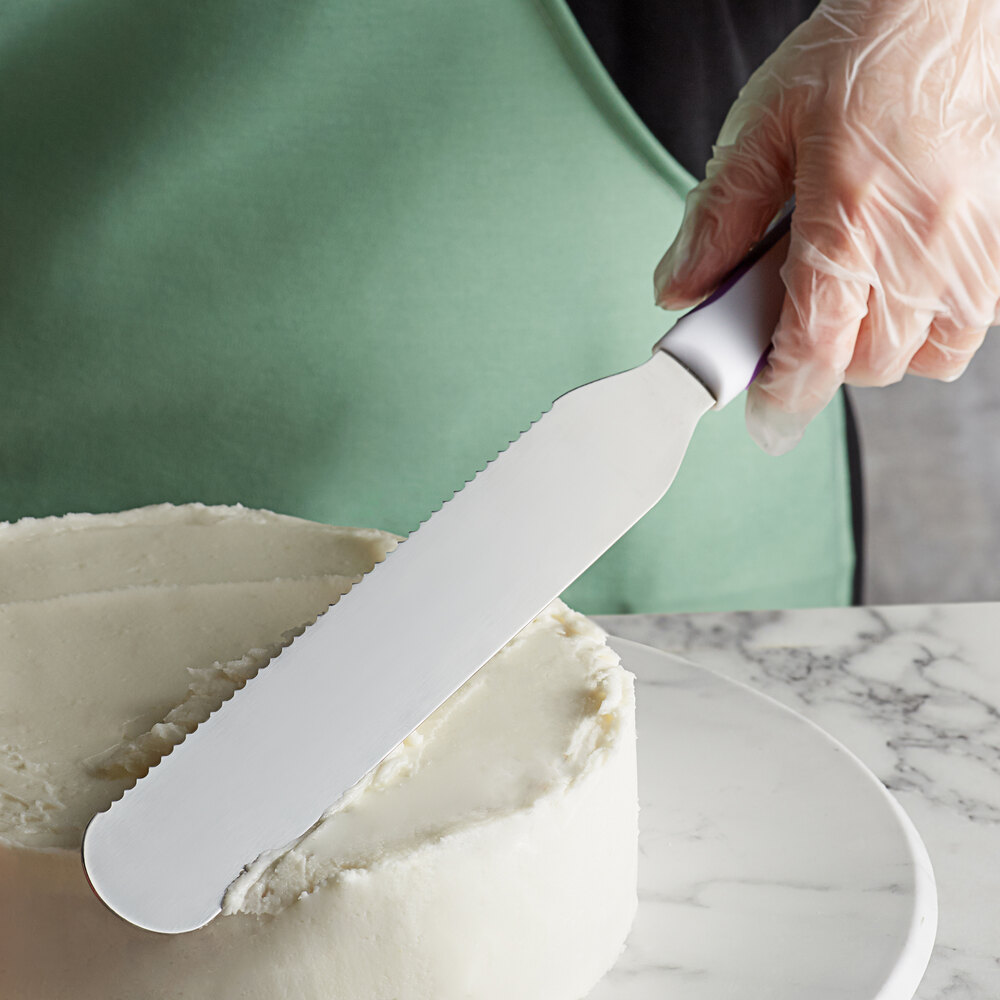 Wilton 4097700 10" Blade Straight Serrated Baking / Icing Spatula with