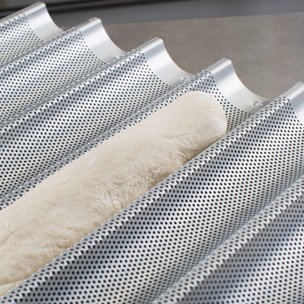 Chicago Metallic 49036 6 Loaf Glazed UniLock Aluminum Baguette / French Bread Pan 25 3/4" x 2