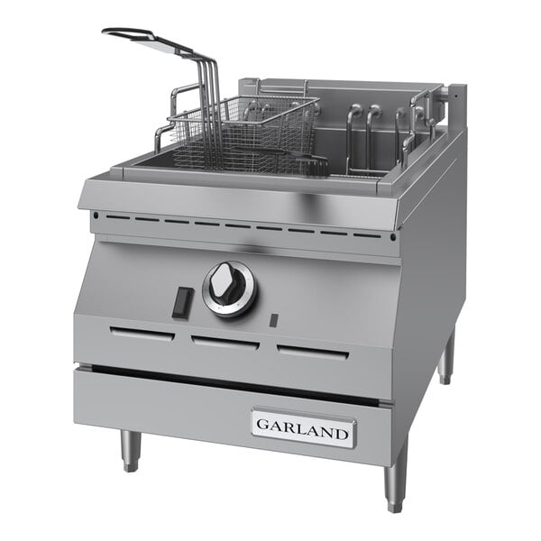 Garland ED-15SF Designer Series 17 lb. Electric Countertop Super Deep Fryer - 208V, 1 Phase, 8 kW