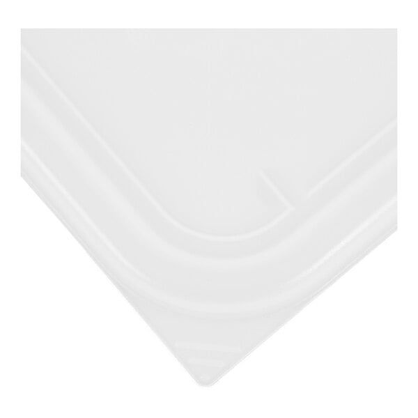 The white square lid for a Rubbermaid food storage container.