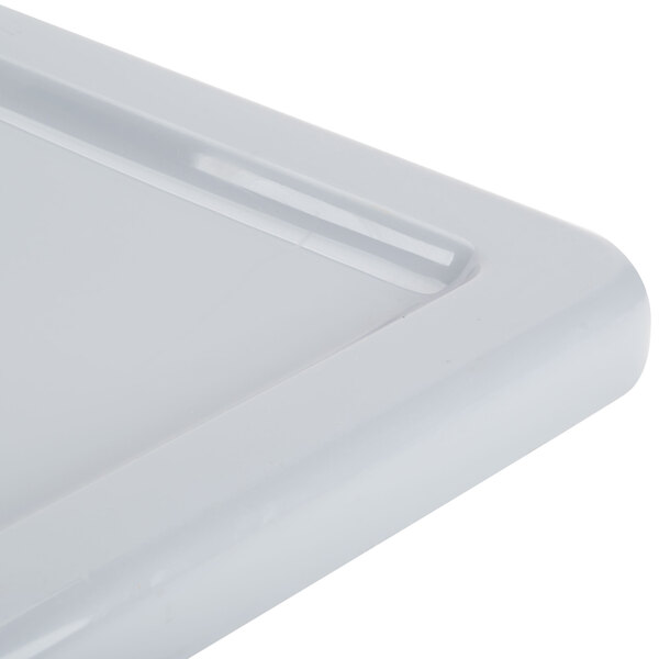 A white Rubbermaid tote box lid.