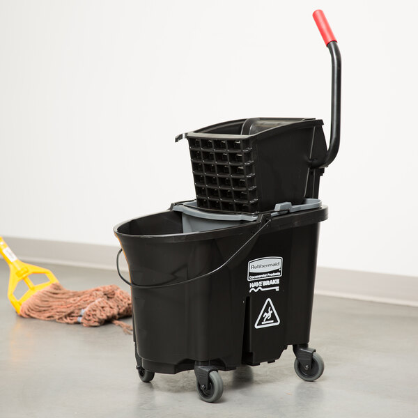 Rubbermaid 1863896 Black 35 Qt Executive Series Wavebrake® Side Press Mop Bucket 2612