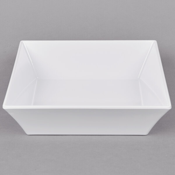 A white square GET Siciliano bowl.