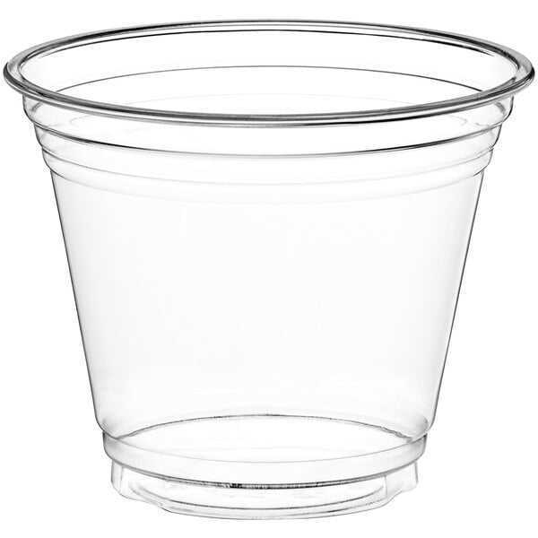 A 9 oz clear plastic squat cup with a clear rim.