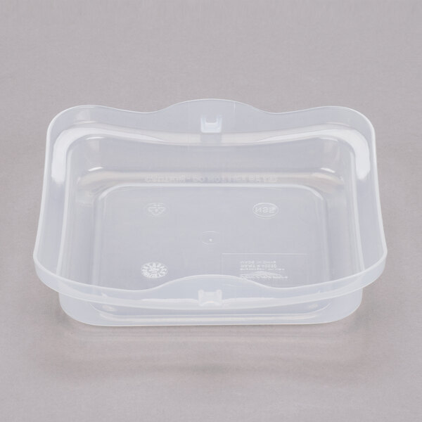 A clear plastic Vollrath container with a snap-on lid.