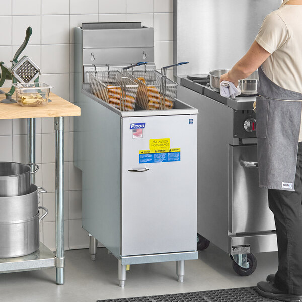 Pitco® 40D Natural Gas 40-45 lb. Stainless Steel Floor Fryer