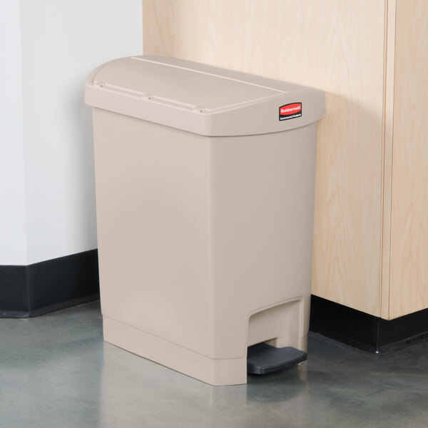 Rubbermaid 1883457 Slim Jim Resin Beige End StepOn Trash Can with