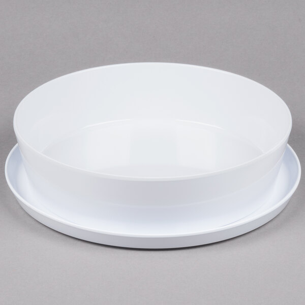 A white melamine bowl with a white lid.