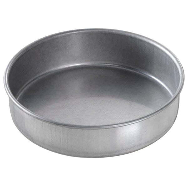 A Chicago Metallic round aluminized steel cake pan.