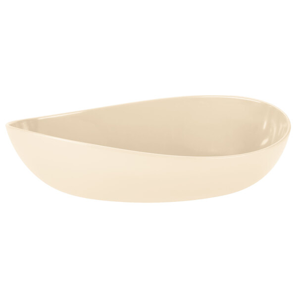 A white oval GET Manila melamine bowl.