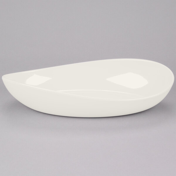 A white oval shaped GET Osslo melamine bowl.