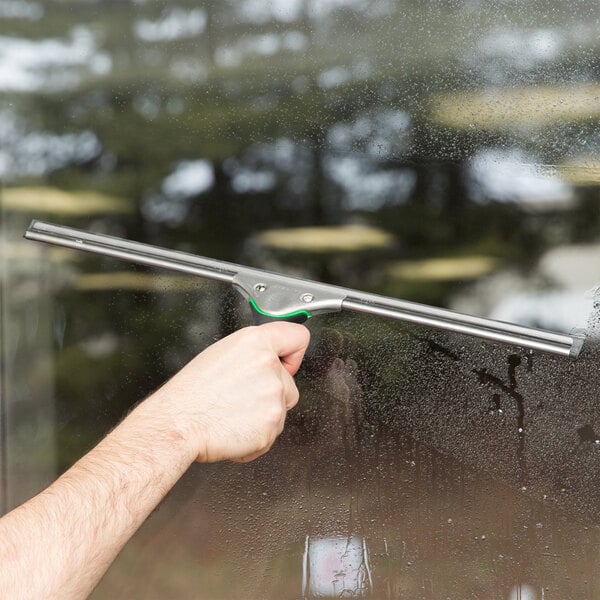 Squeegee Window Cleaning I Professional Window Cleaning I Unger USA