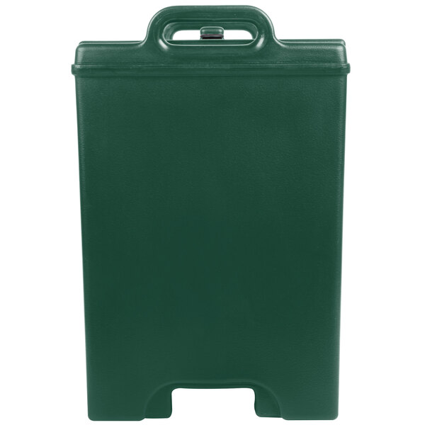 A green plastic Cambro Camtainer with a lid and a handle.