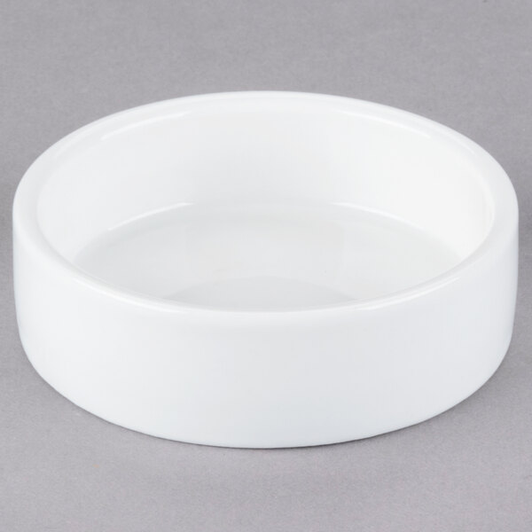 A Libbey Chef's Selection II white porcelain disk bowl with a white rim.