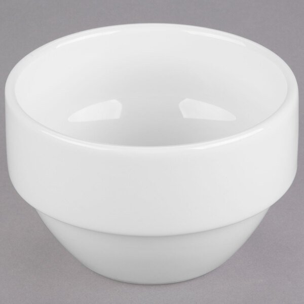 A white Libbey Royal Rideau porcelain bouillon bowl with a lid.