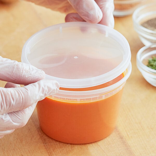 30 oz Clear Polypropylene Soup Container with LDPE Lid - 4 1/2