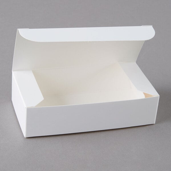 Baker's Mark 1/4 lb. White 1-Piece Candy Box - 25/Pack